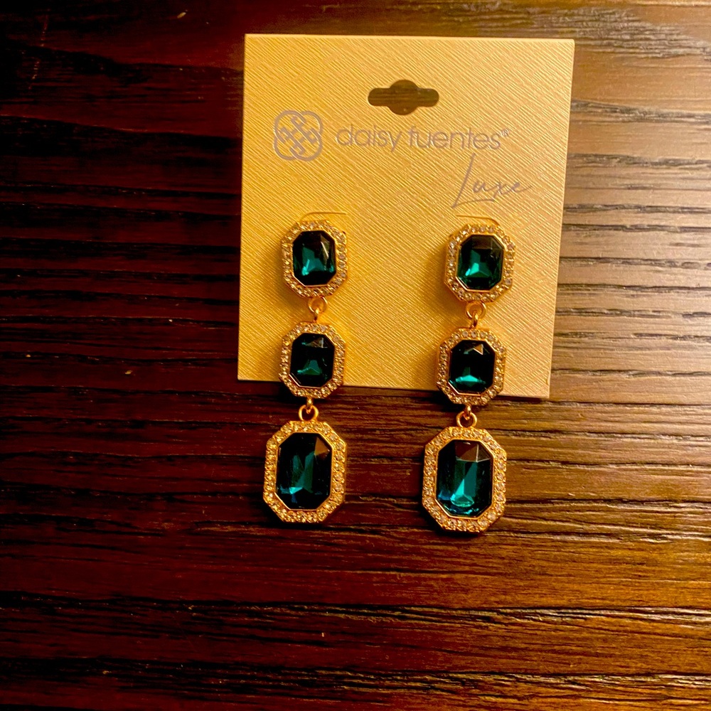 NEW Daisy Fuentes Luxe Green Drop Earrings